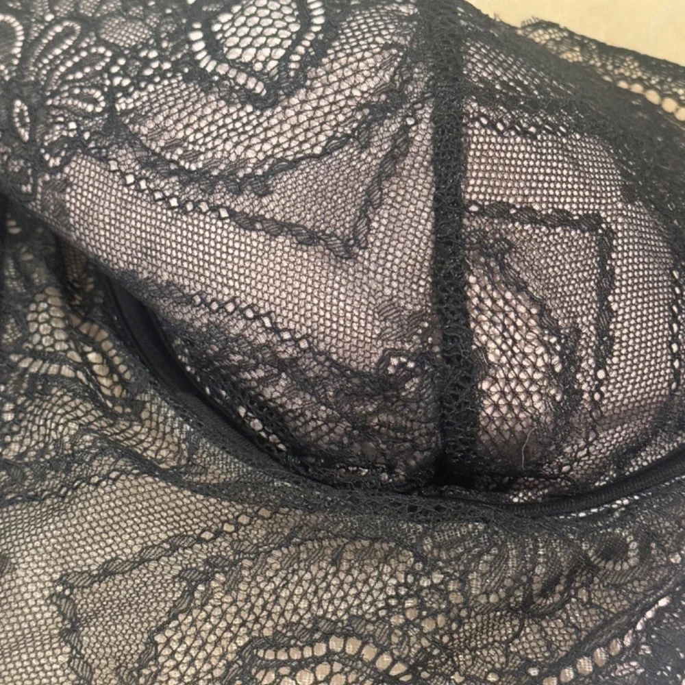 Lace Overlay Underwire Bra in Black with Blush Lining - Picture 2 of 5